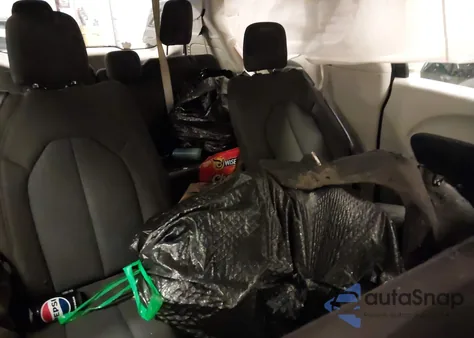 2017 Chrysler Pacifica Touring z USA, uszkodzony, nr VIN 2C4RC1DG5HR676229